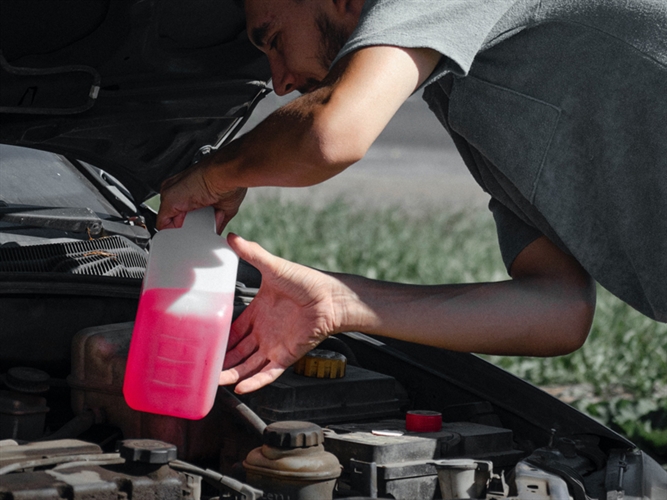 The difference between Propylene Glycol and Ethylene Glycol in